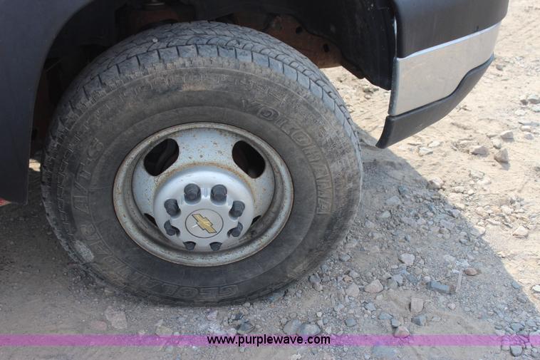 image for item J4453 2006 Chevrolet Silverado 3500 service truck