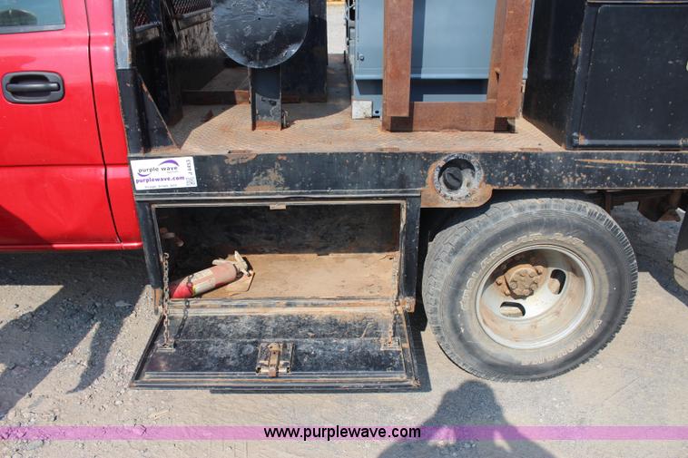 image for item J4453 2006 Chevrolet Silverado 3500 service truck