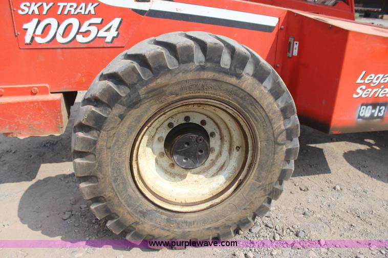image for item J4454 2002 Sky Trak 10054 telehandler