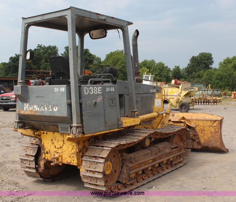 image for item J4455 2000 Komatsu D38E-1 dozer
