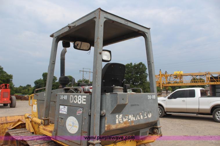 image for item J4455 2000 Komatsu D38E-1 dozer