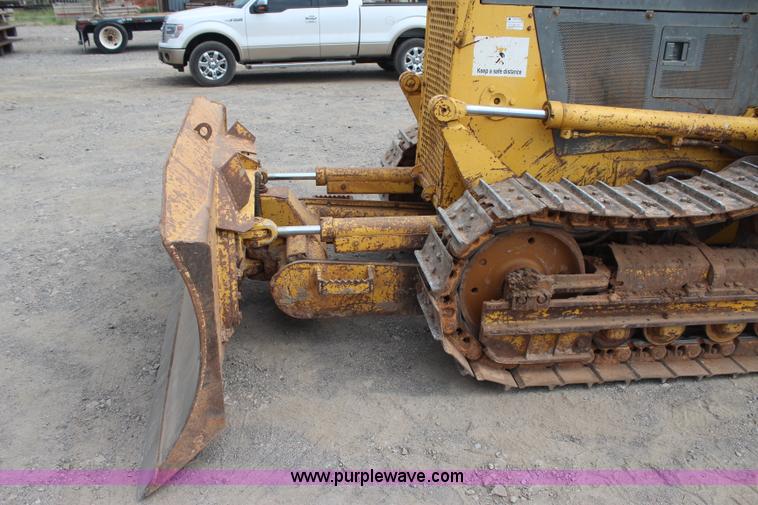 image for item J4455 2000 Komatsu D38E-1 dozer