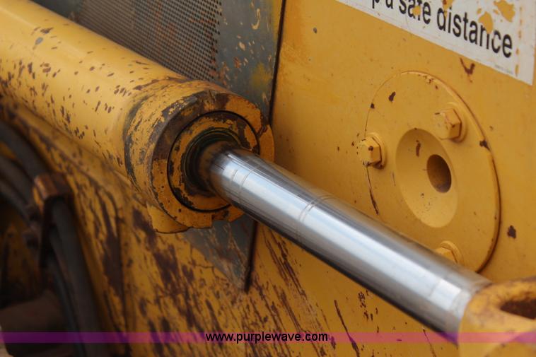 image for item J4455 2000 Komatsu D38E-1 dozer