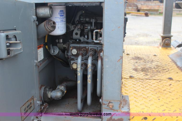 image for item J4455 2000 Komatsu D38E-1 dozer