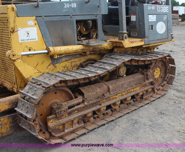 image for item J4455 2000 Komatsu D38E-1 dozer