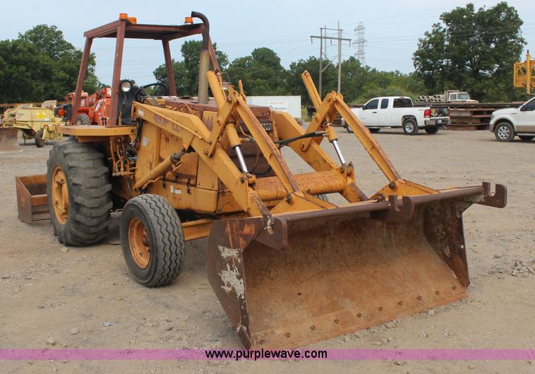 image for item J4456 1993 Case 480F LL landscape loader