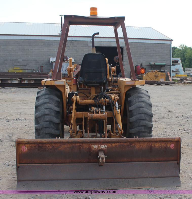 image for item J4456 1993 Case 480F LL landscape loader