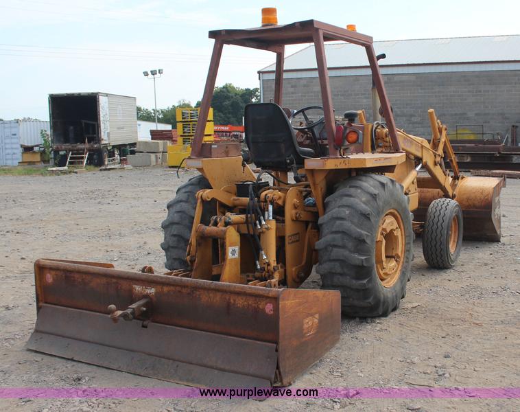 image for item J4456 1993 Case 480F LL landscape loader