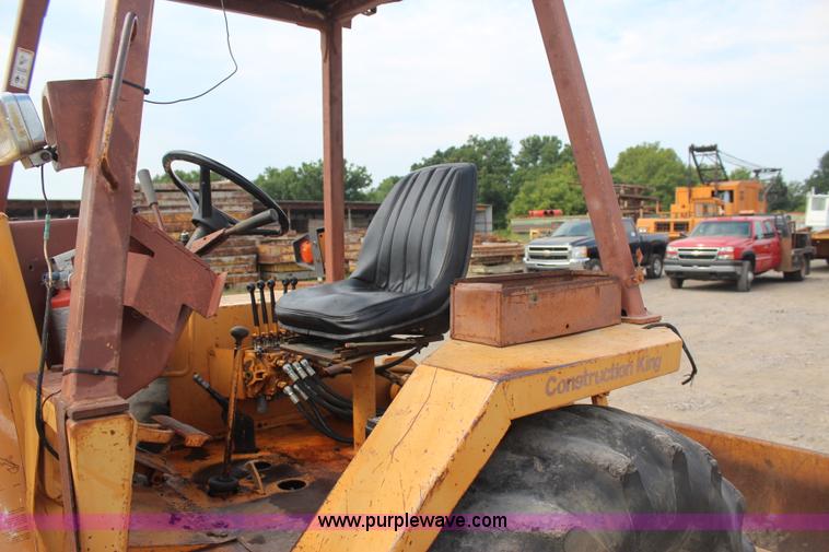 image for item J4456 1993 Case 480F LL landscape loader