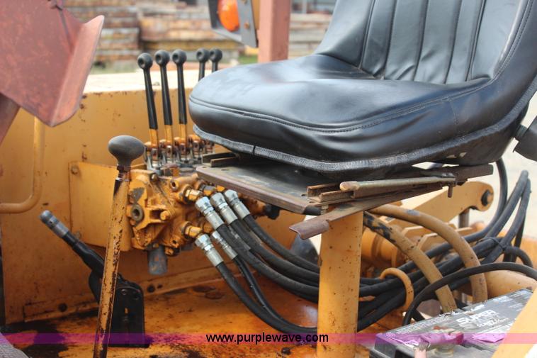 image for item J4456 1993 Case 480F LL landscape loader