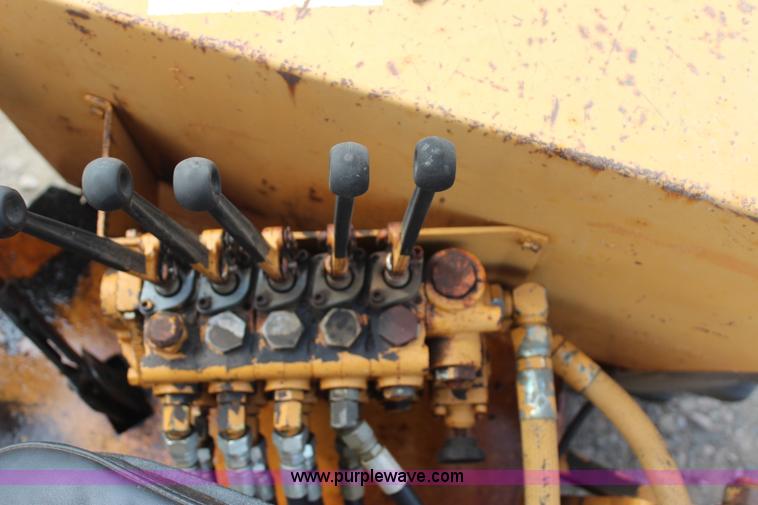 image for item J4456 1993 Case 480F LL landscape loader