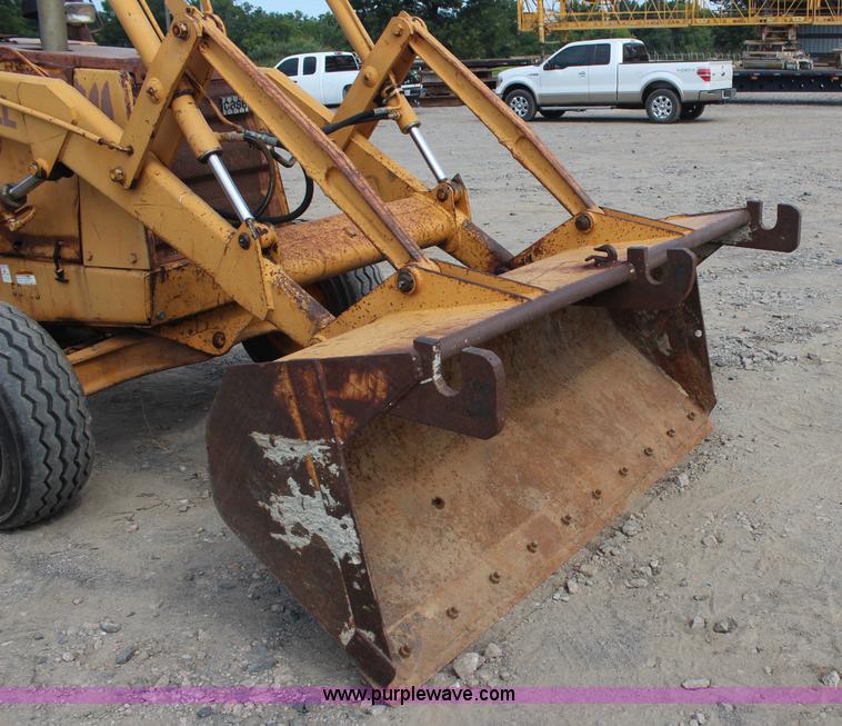 image for item J4456 1993 Case 480F LL landscape loader