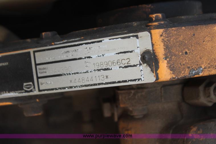 image for item J4456 1993 Case 480F LL landscape loader