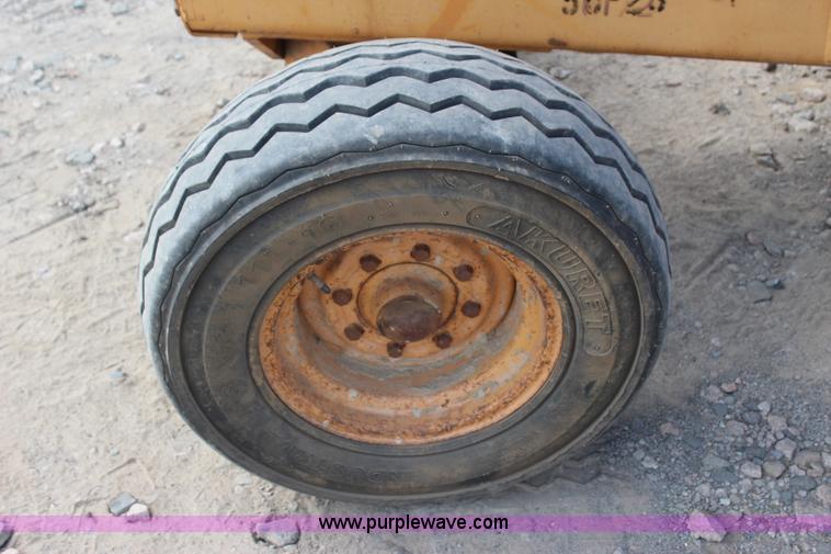 image for item J4456 1993 Case 480F LL landscape loader