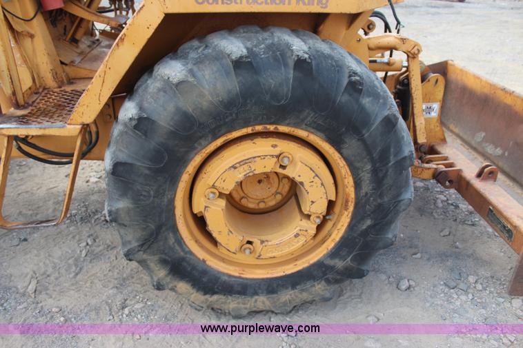 image for item J4456 1993 Case 480F LL landscape loader