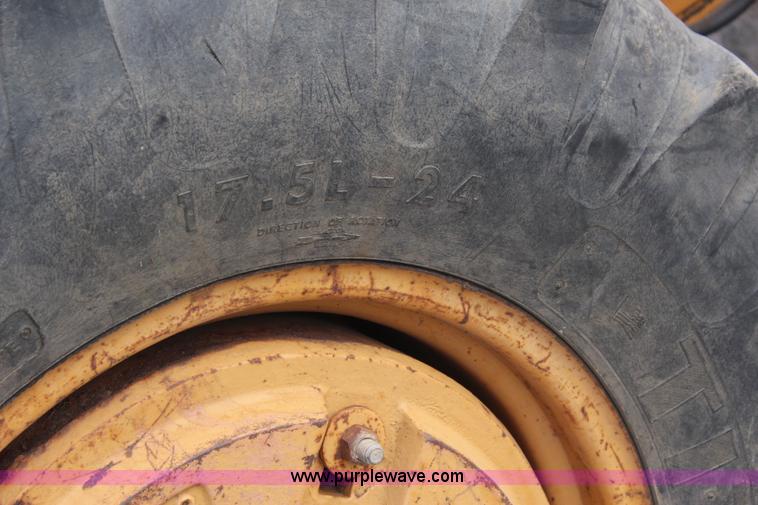 image for item J4456 1993 Case 480F LL landscape loader