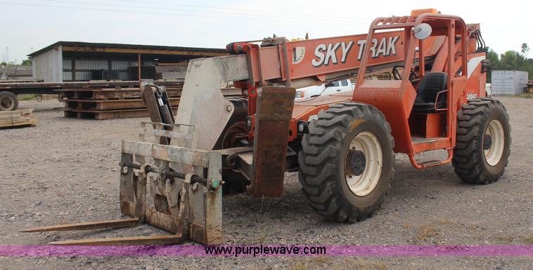 image for item J4458 2004 Sky Trak 10042 telehandler