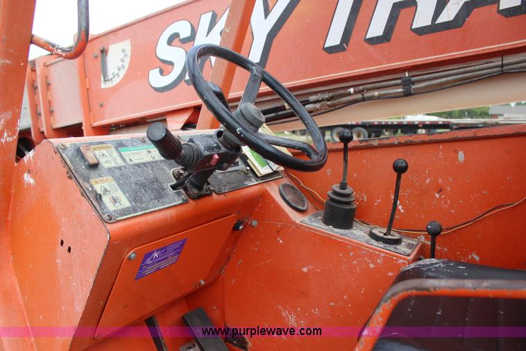 image for item J4458 2004 Sky Trak 10042 telehandler
