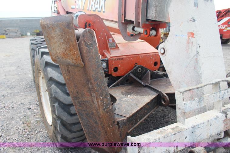 image for item J4458 2004 Sky Trak 10042 telehandler