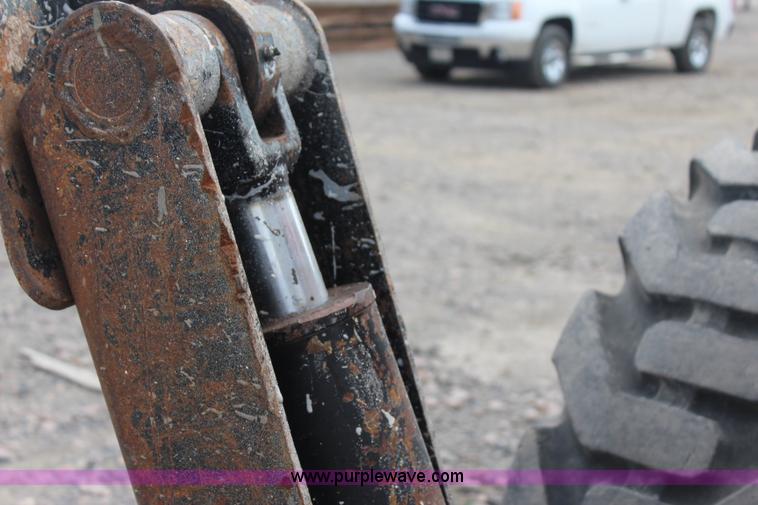 image for item J4458 2004 Sky Trak 10042 telehandler