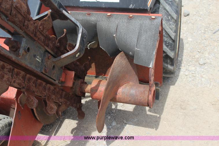 image for item J4461 2002 Ditch Witch 1820H trencher