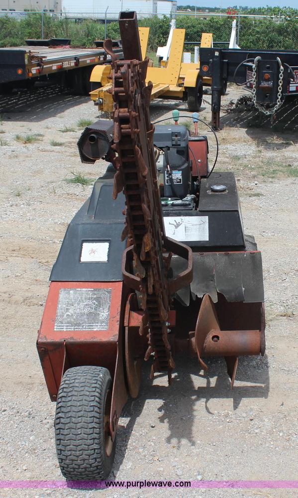 image for item J4462 2000 Ditch Witch 1820 trencher