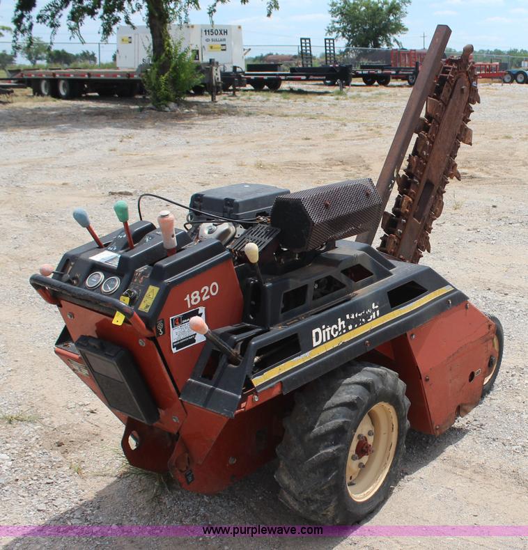 image for item J4462 2000 Ditch Witch 1820 trencher