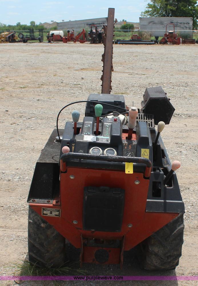 image for item J4462 2000 Ditch Witch 1820 trencher