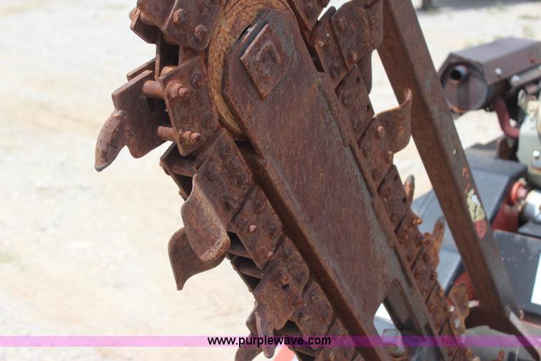 image for item J4462 2000 Ditch Witch 1820 trencher