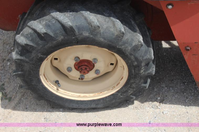 image for item J4462 2000 Ditch Witch 1820 trencher