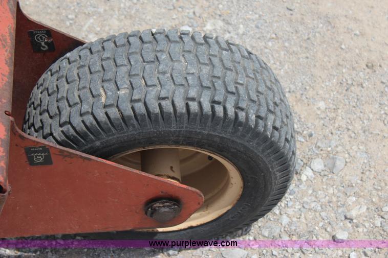 image for item J4462 2000 Ditch Witch 1820 trencher