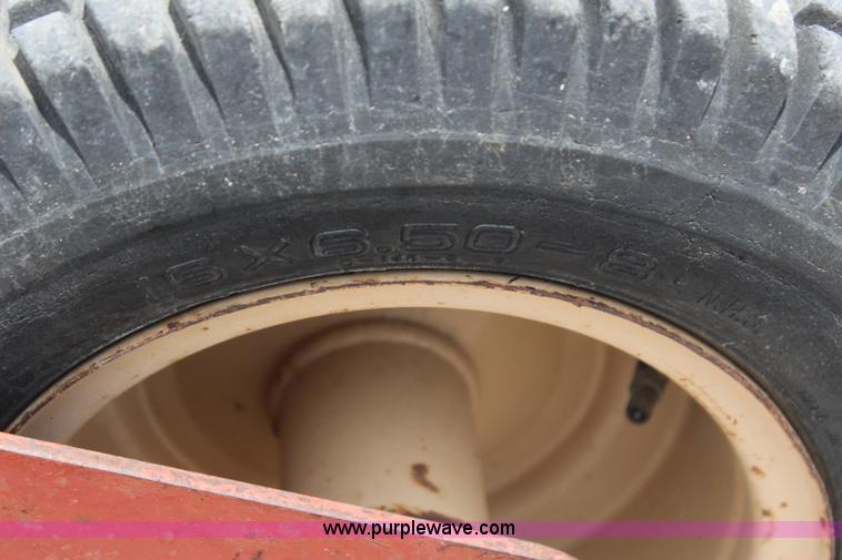 image for item J4462 2000 Ditch Witch 1820 trencher