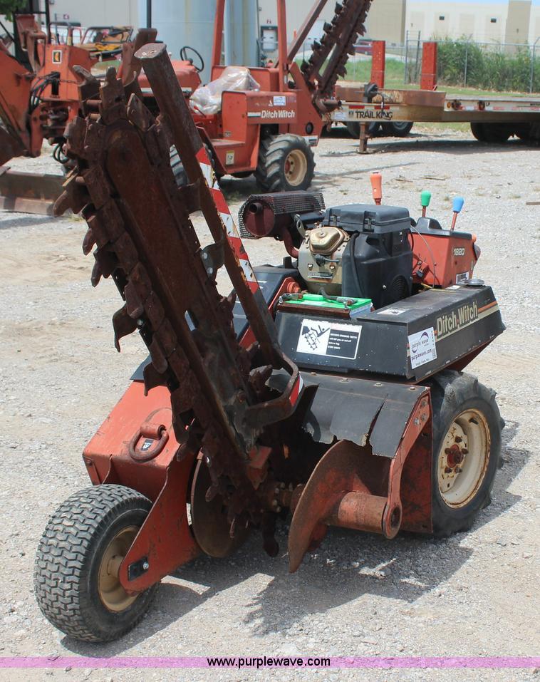 image for item J4463 1994 Ditch Witch 1820 trencher