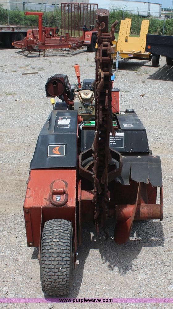 image for item J4463 1994 Ditch Witch 1820 trencher