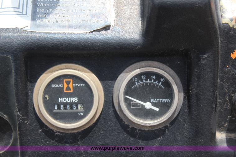 image for item J4463 1994 Ditch Witch 1820 trencher