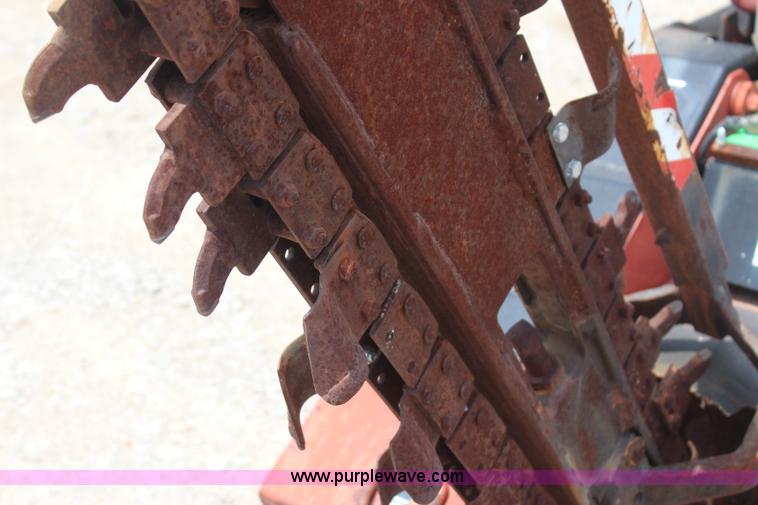 image for item J4463 1994 Ditch Witch 1820 trencher