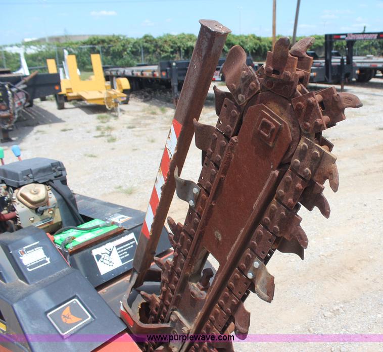 image for item J4463 1994 Ditch Witch 1820 trencher