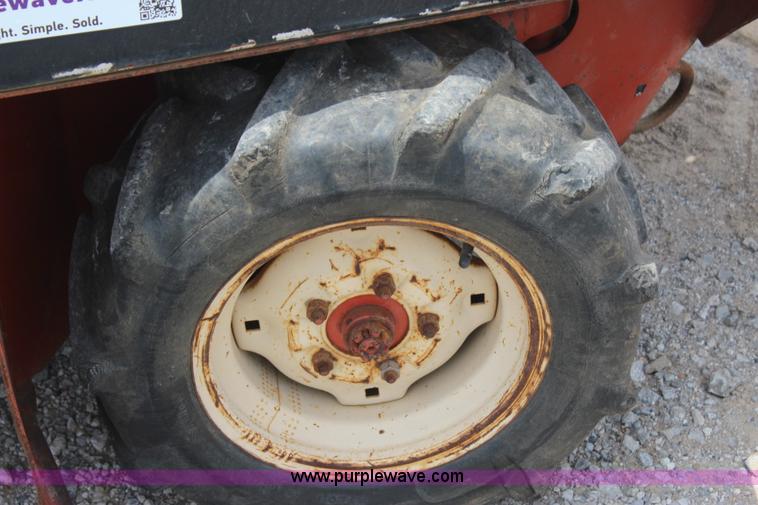 image for item J4463 1994 Ditch Witch 1820 trencher