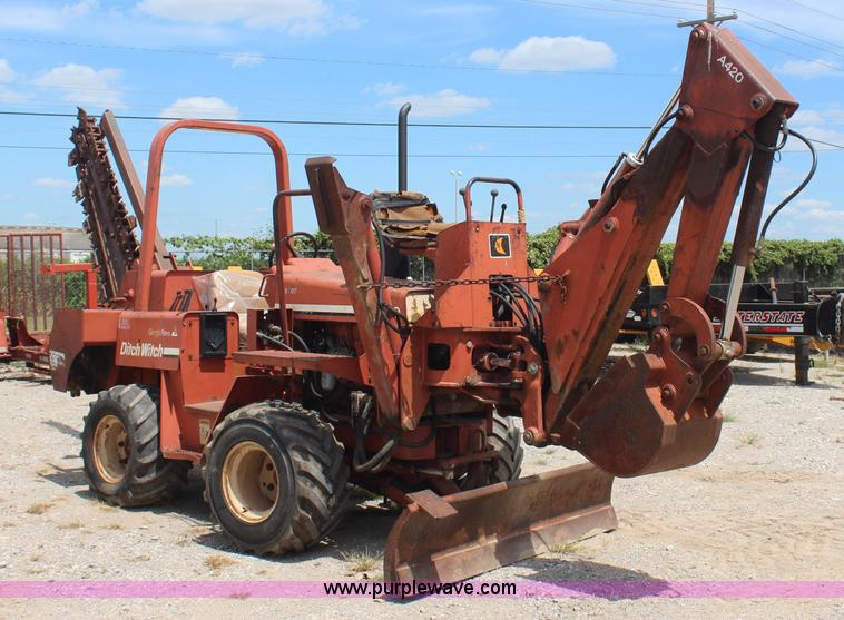image for item J4465 1994 Ditch Witch 5110 trencher