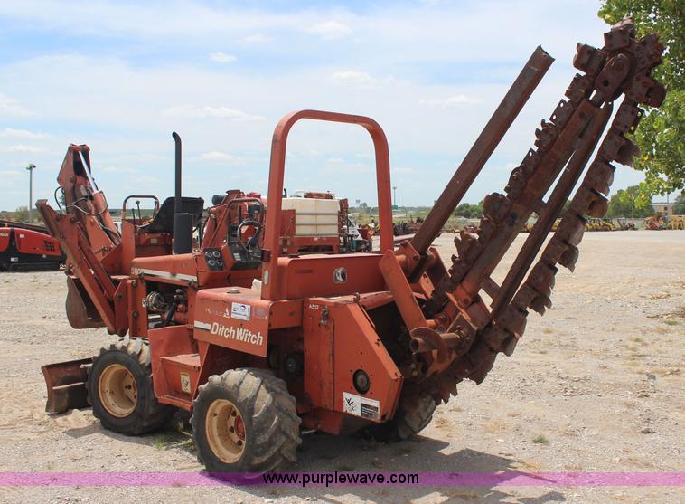 image for item J4465 1994 Ditch Witch 5110 trencher