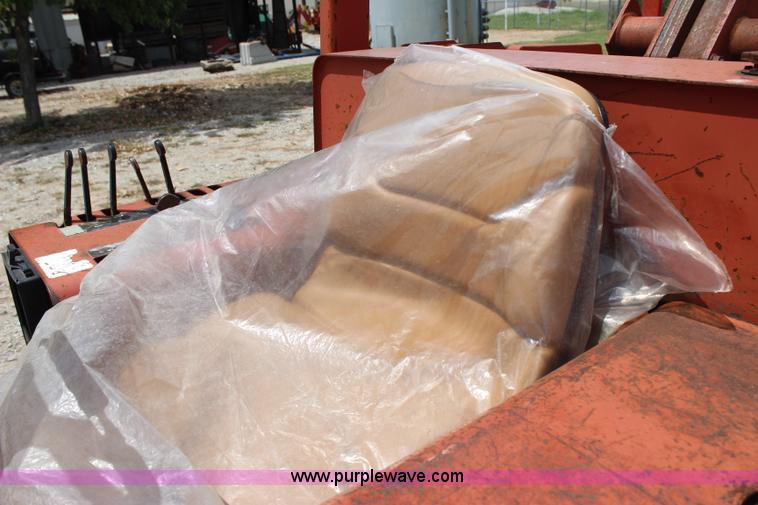 image for item J4465 1994 Ditch Witch 5110 trencher