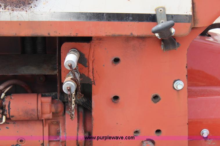 image for item J4465 1994 Ditch Witch 5110 trencher