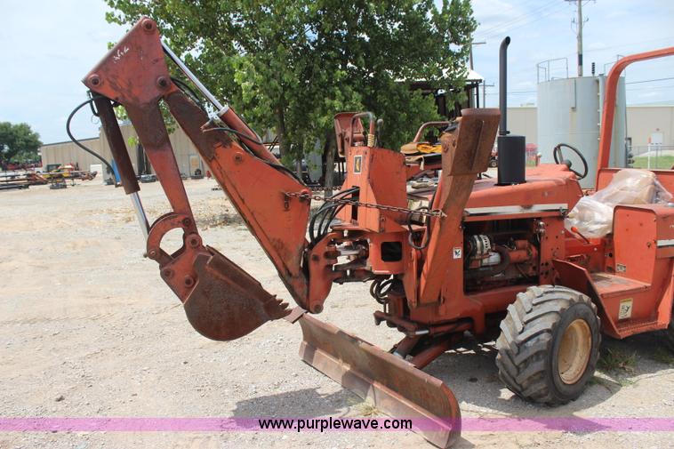 image for item J4465 1994 Ditch Witch 5110 trencher