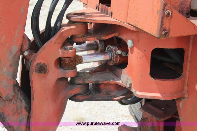 image for item J4465 1994 Ditch Witch 5110 trencher