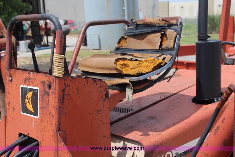 image for item J4465 1994 Ditch Witch 5110 trencher