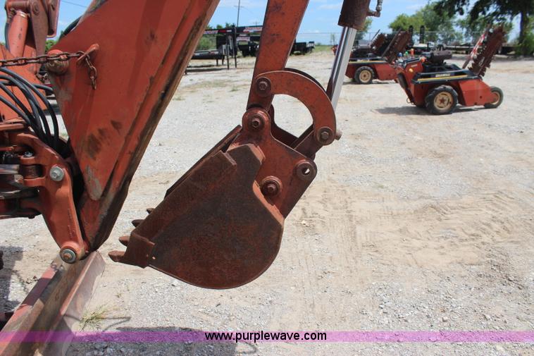 image for item J4465 1994 Ditch Witch 5110 trencher