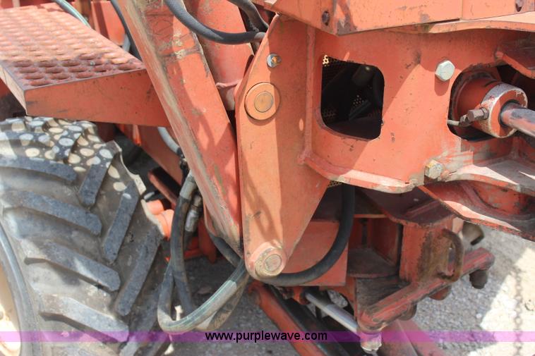 image for item J4465 1994 Ditch Witch 5110 trencher