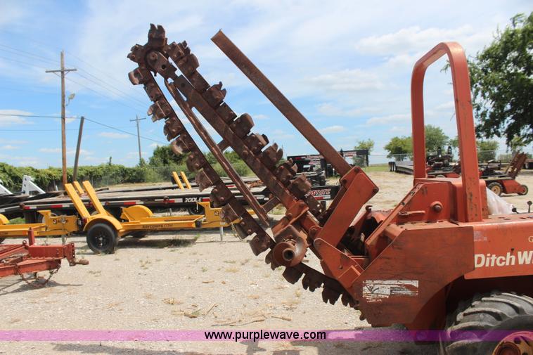 image for item J4465 1994 Ditch Witch 5110 trencher