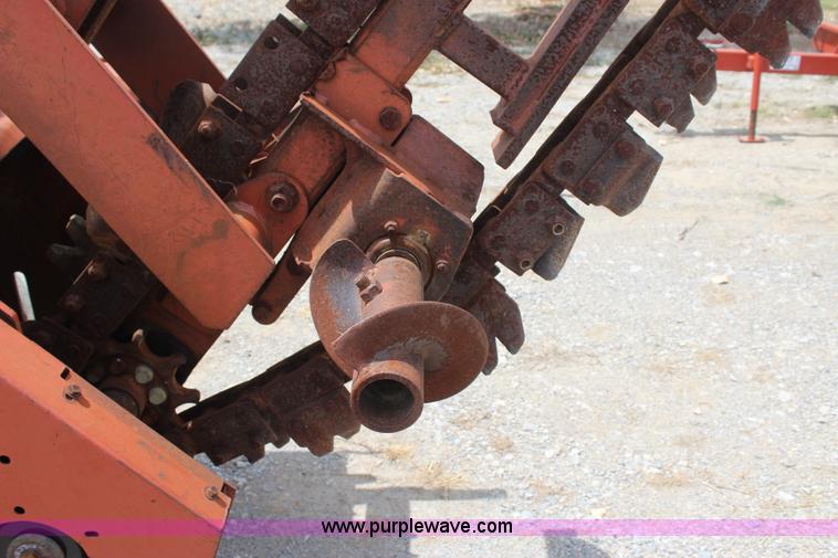 image for item J4465 1994 Ditch Witch 5110 trencher