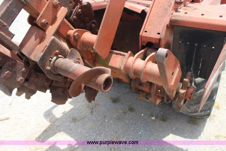 image for item J4465 1994 Ditch Witch 5110 trencher